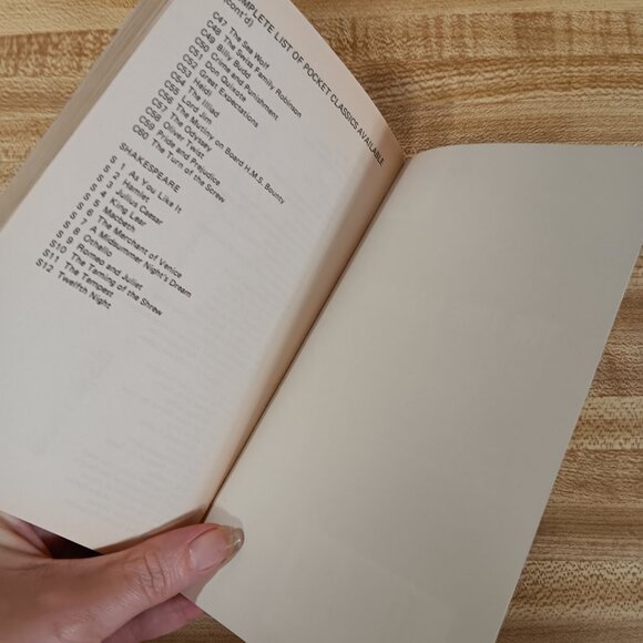 The Time Machine HG Wells 1984 B&W Pocket Classics Comic Paperback Vintage 80s - Picture 8 of 8